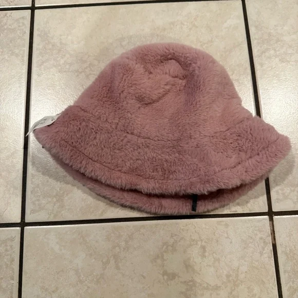 Pink Fuzzy Bucket Hat with LA Logo - Picture 2 of 4